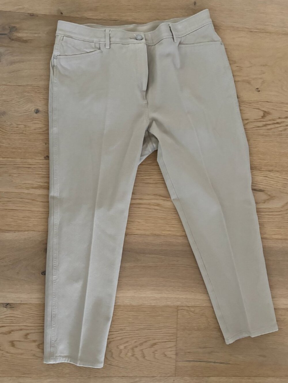 CHICO'S SO SLIMMING JEANS SIZE 2.5 [SIZE 14R] IN TAUPE